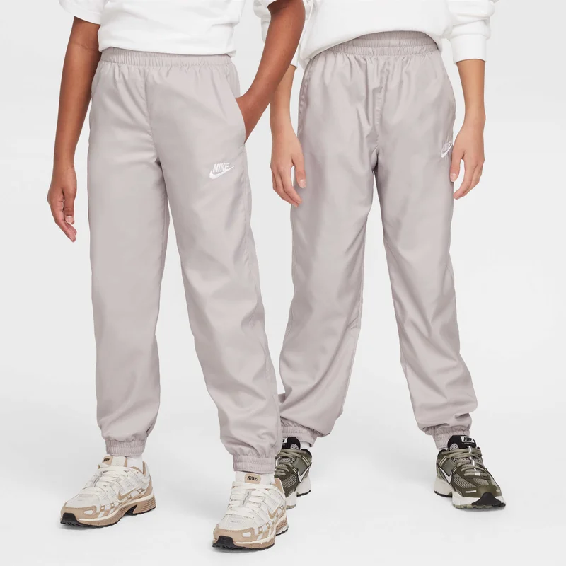 Nike Sportswear Club