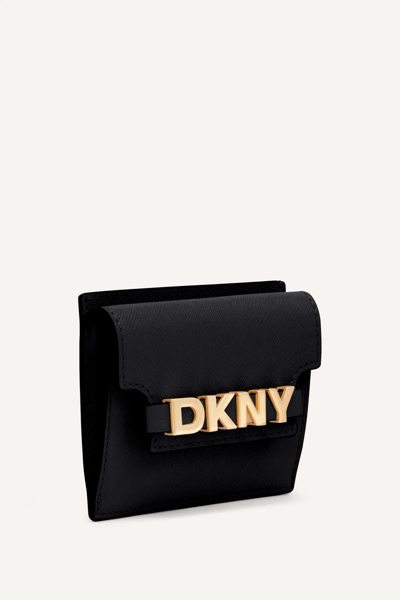 د ك ن ي Avril Cardcase