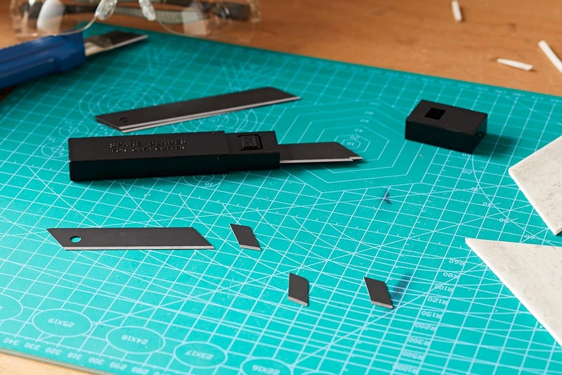 Olfa LBB10B Excel Black Ultra-Sharp Blade - 18mm, Pack of 10 - Image 5