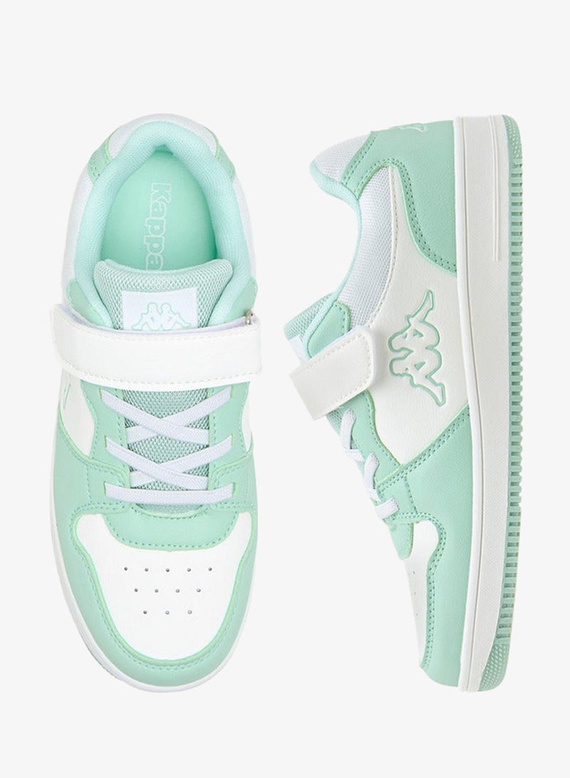 كابا سنيكرز بناتي بتفاصيل شعار وإغلاق بشريط لاصق - Image 3