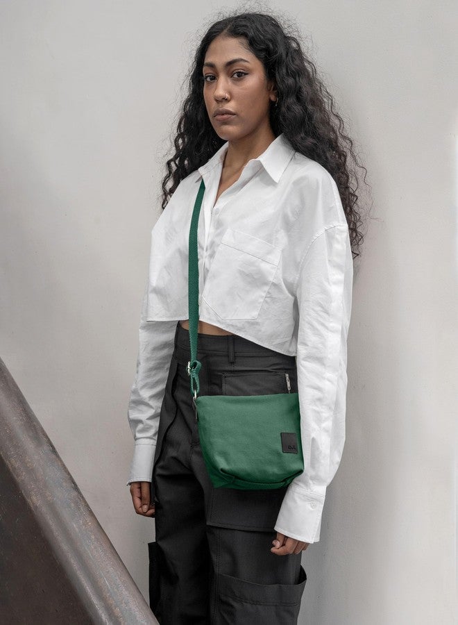دايلي أوبجيكتز حقيبة كتف رفيعة من DailyObjects للنساء والفتيات | قماش قطني متين مع جيب داخلي | محفظة أنيقة للنساء | إغلاق بسحاب وحزام قابل للتعديل - أخضر - Image 2
