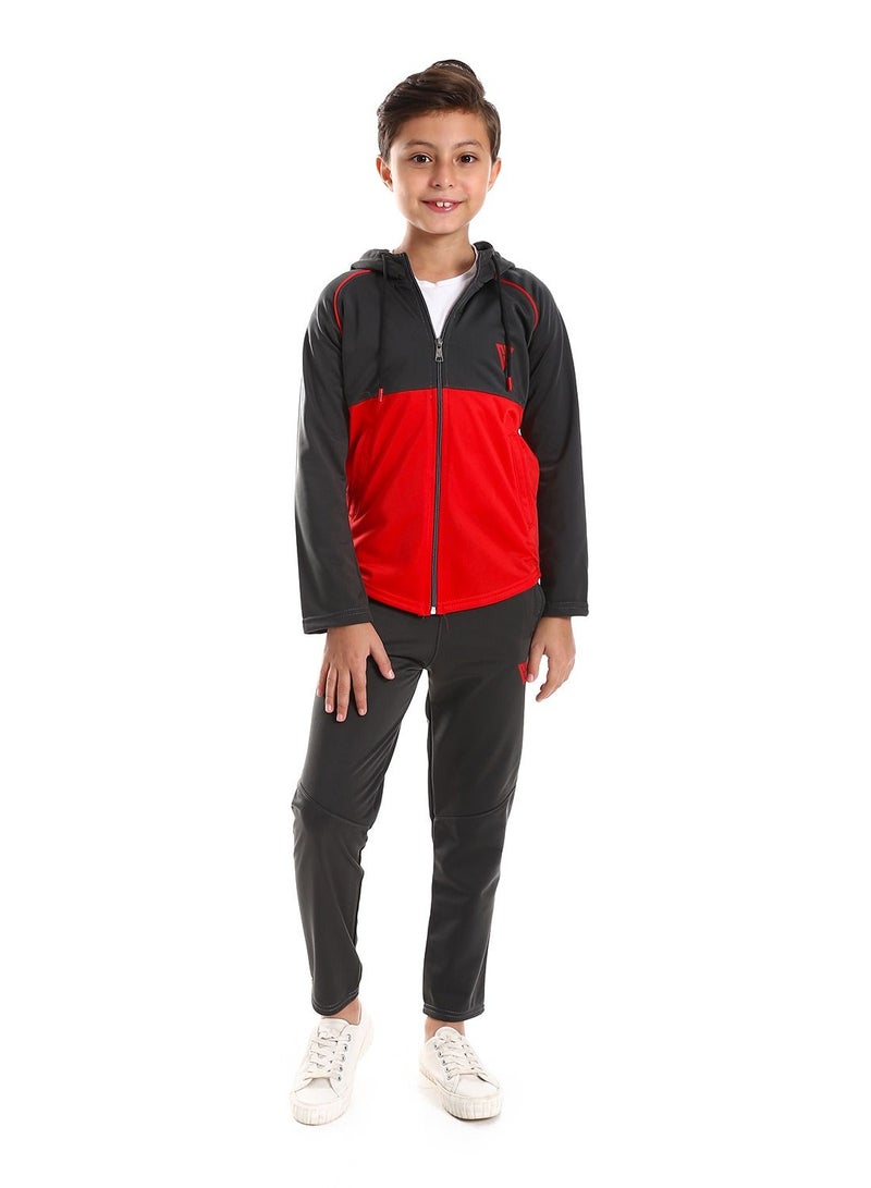 Caesar Boys Training Suit With Pockets And Lined Design. - Image 1