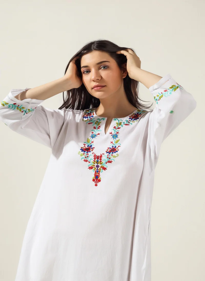 افتر دارك Sarai, Hand embroidered White Kaftan dress