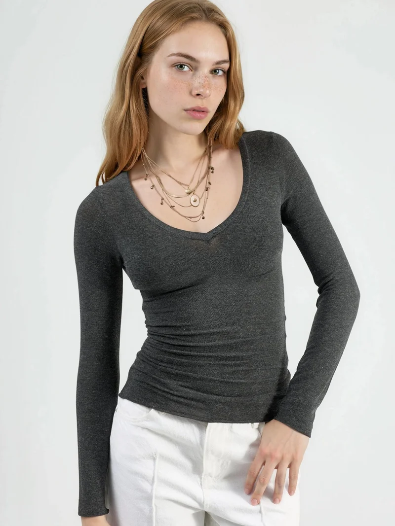 بوسيم BUSEM V-neck Long Sleeve Blouse