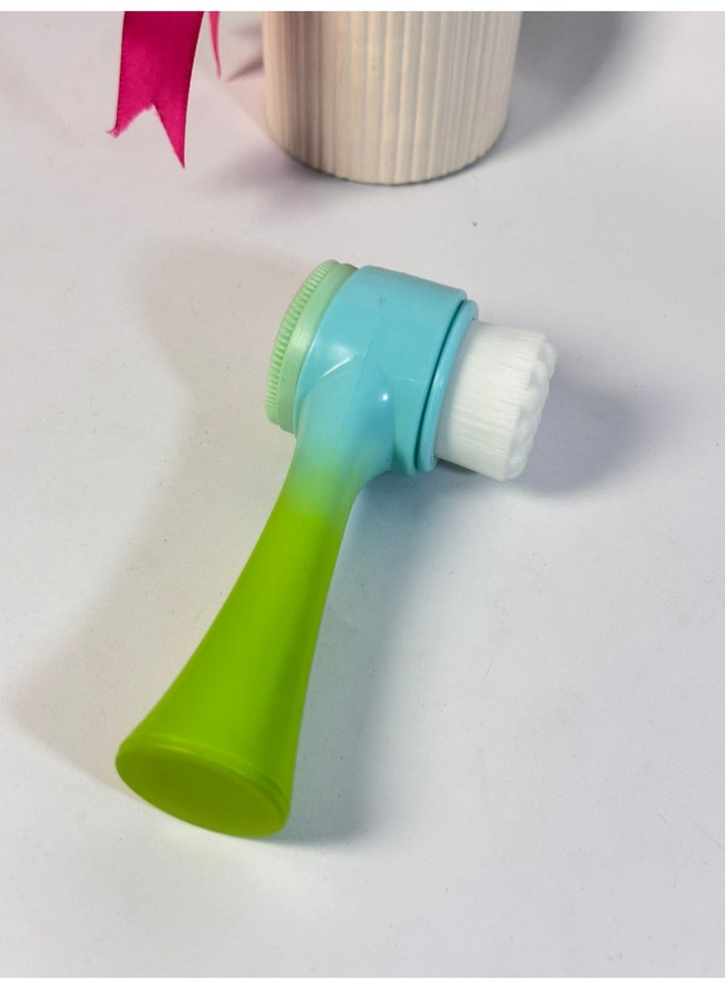 Brush Double-Sided Silicone Fan Brush with Nylon and Synthetic Hair for Effective Face Cleaning MAY VARY COLOR - Image 2