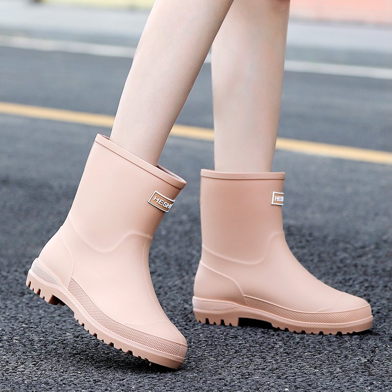 New 2023 Rain Boots Ladies Mid-Tube Rain Boots Edging Wear-Resistant Lightweight Wading Shoes Kitchen Rubber Shoes - Image 1