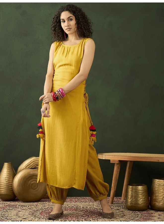AKS Sleeveless High-Slit Kurta