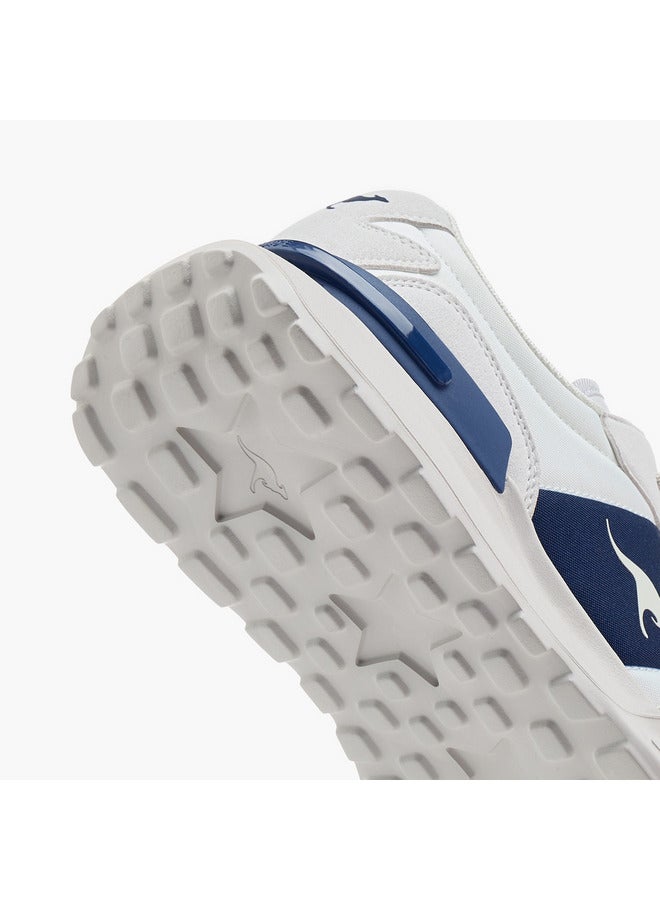 حذاء رياضي رجالي بشعار ورباط