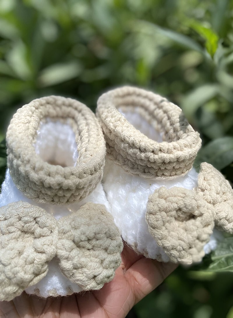 Braidise Creations Braided Baby Booties White and brown with bow 4 inch sole for new born, 2 to 6 months baby feet - Image 1