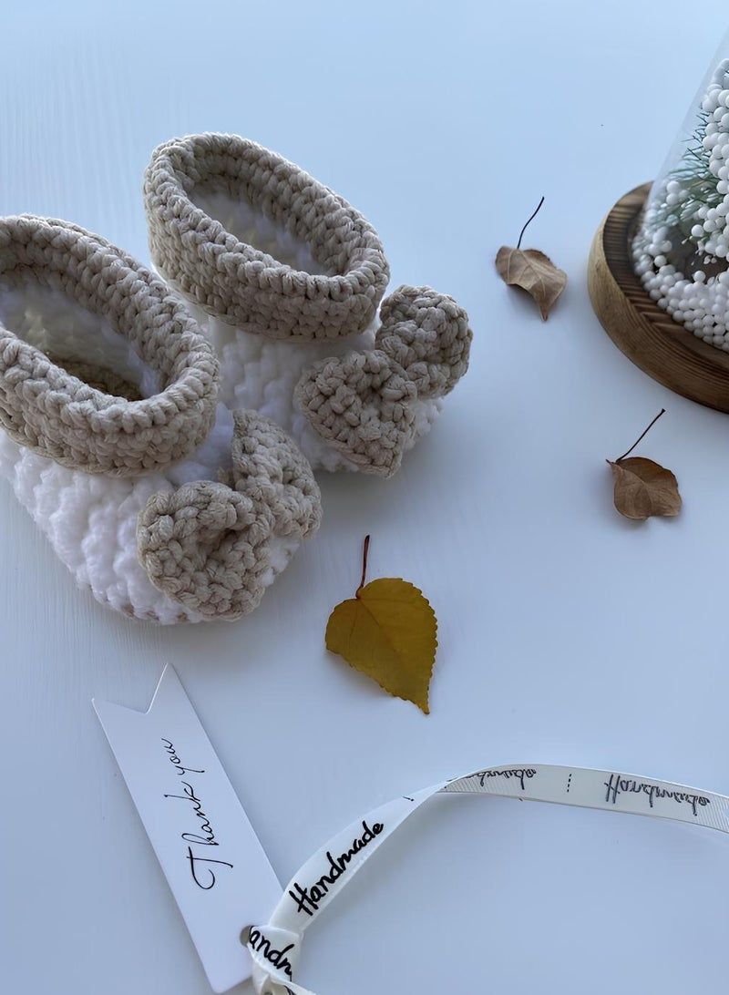 Braidise Creations Braided Baby Booties White and brown with bow 4 inch sole for new born, 2 to 6 months baby feet - Image 2