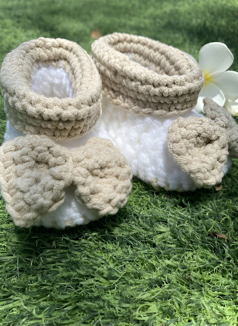 Braidise Creations Braided Baby Booties White and brown with bow 4 inch sole for new born, 2 to 6 months baby feet - Image 5