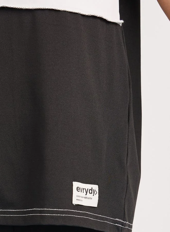 Styli Color Block Oversized Fit T-Shirt and Fitted Leggings Set