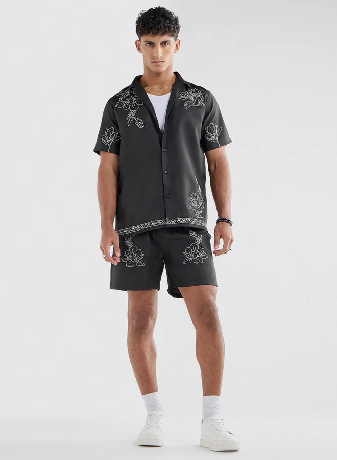 سبلاش فيڤ قميص بقصة عادية وأكمام قصيرة وطبعات