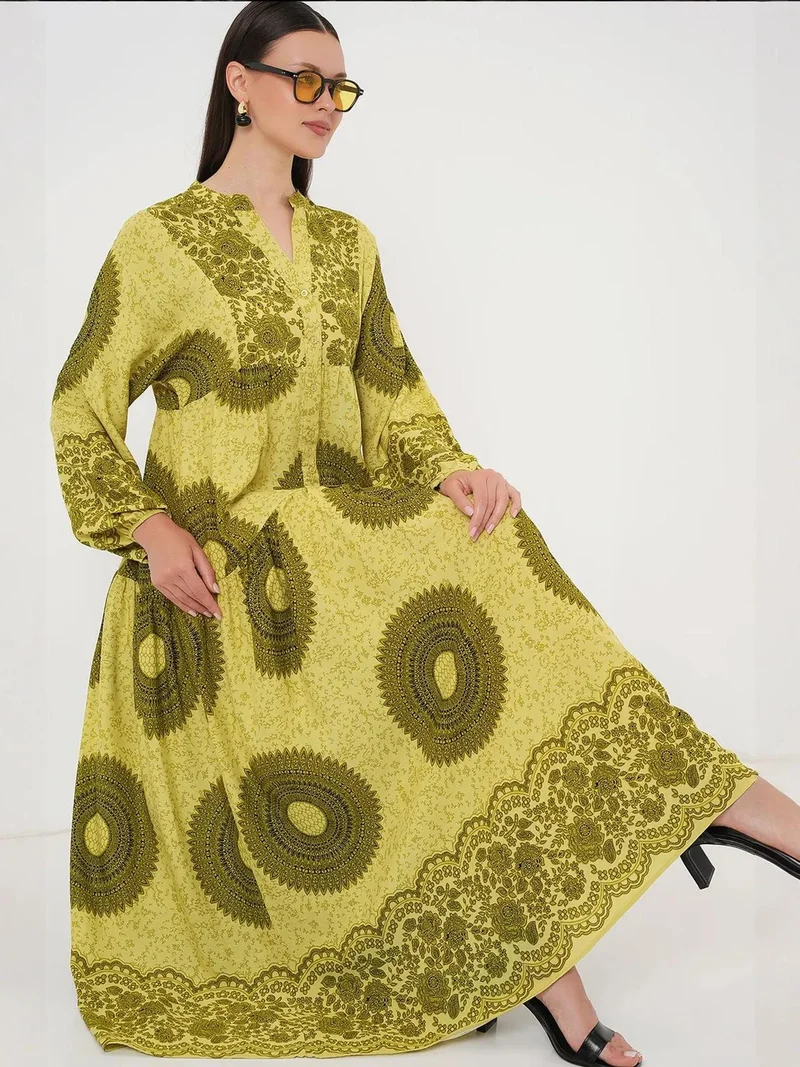 بيغ دارت فستان ماكسي بياقة على شكل حرف  بنقوش وزر إغلاق من