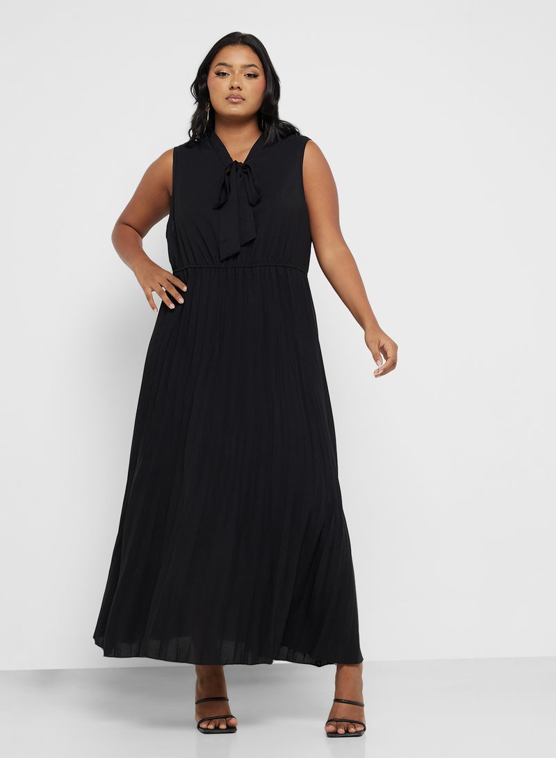 Ella Plus Sleevless Dress With Neck Tie Detail - Image 4