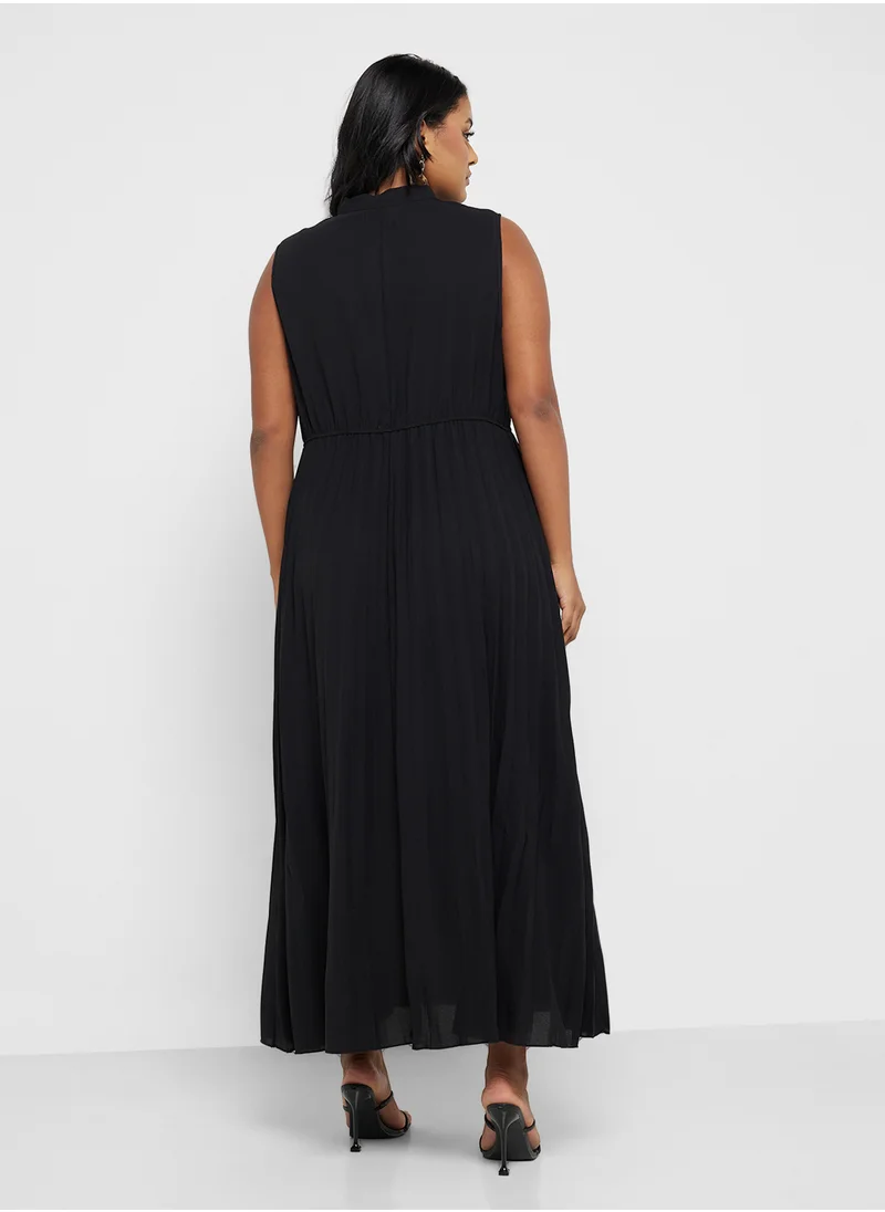 Ella Plus Sleeveless Pleated Dress