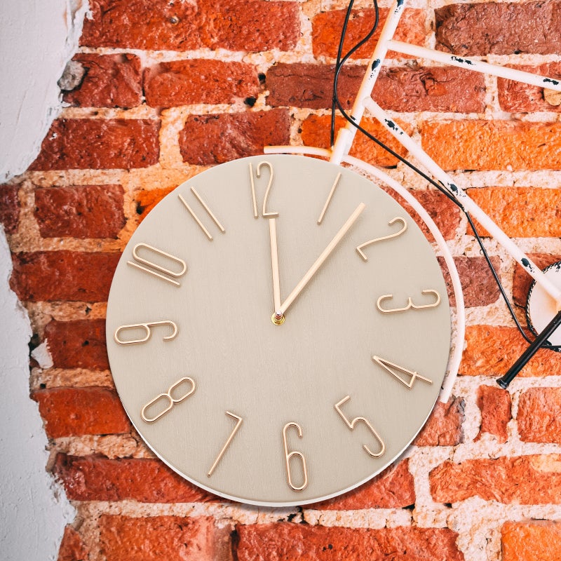 Living Room Non-Ticking Clock Silent Battery Operated Clock Round Wall Clock - Image 4