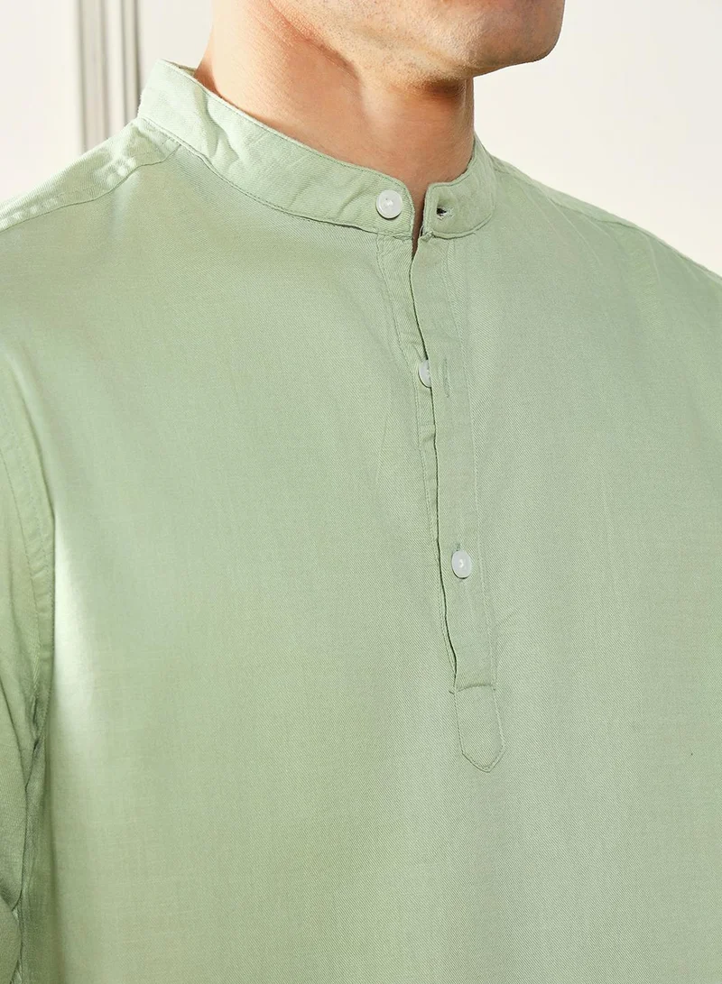 دينيس لينغو Men's Green 100% Cotton Solid Pattern Slim FiT-Shirt
