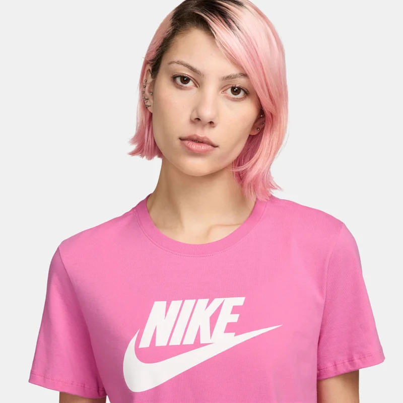 Nike Women's Sportswear Essentials Logo T-Shirt