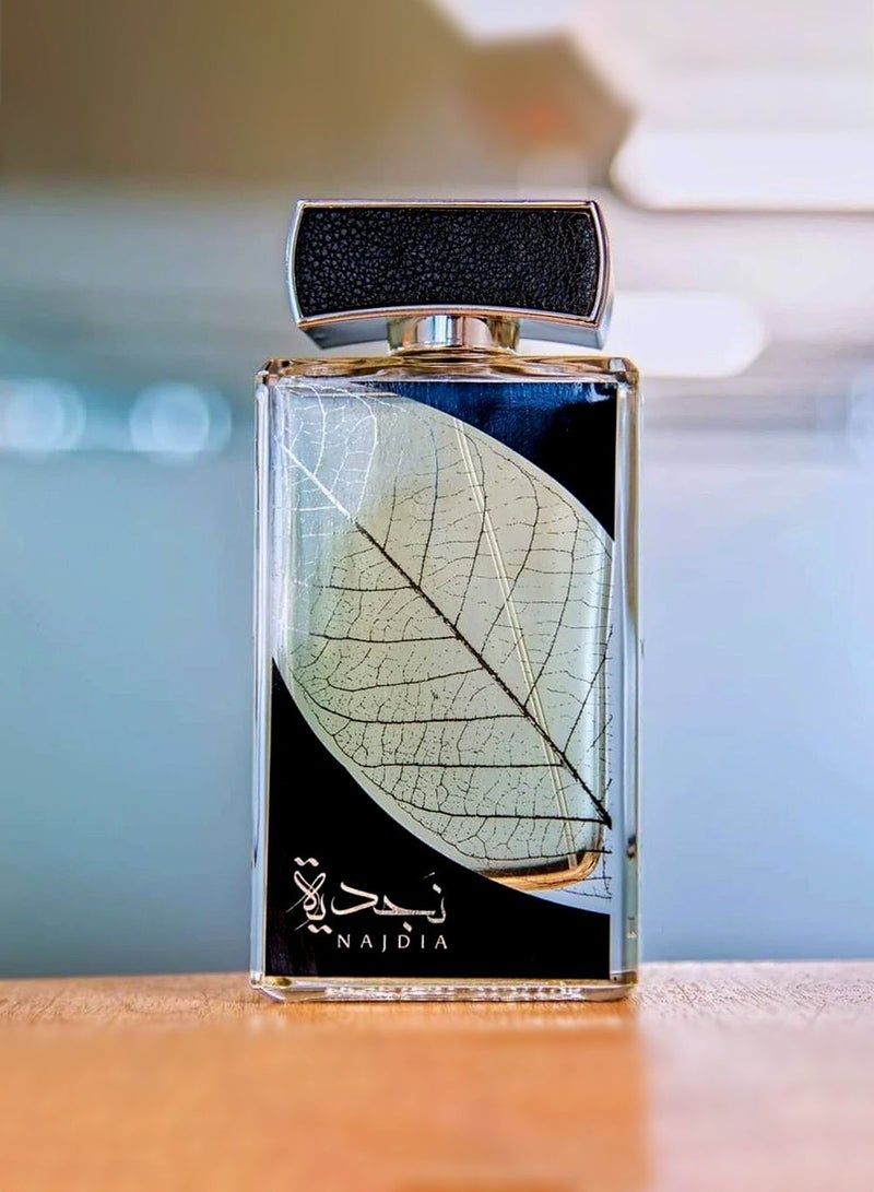 لطافة نجديه عطر يونيسكس طويل الثبات للرجال والنساء بنفحات الحمضيات والمسك والأخشاب – أو دو بارفيوم 100 مل - Image 3