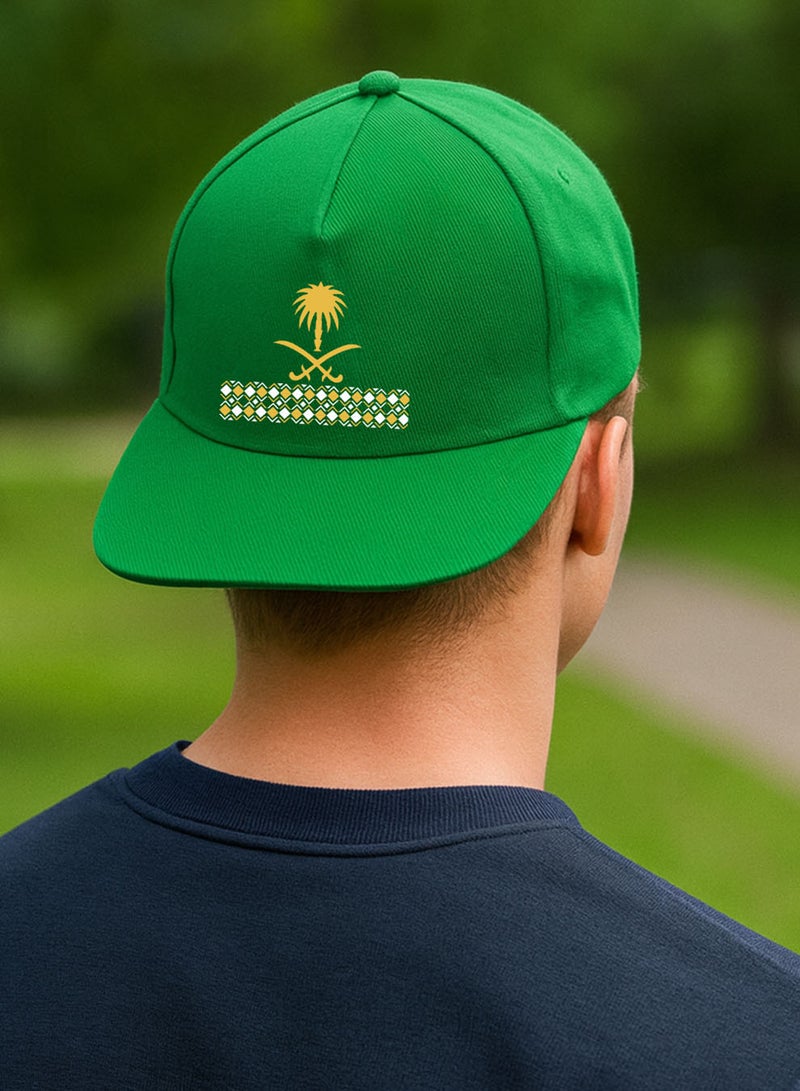 لوحة كاب مصنوع من القطن بتصميم لمناسبة اليوم الوطني السعودي وللتعبير عن حب الوطن في كل وقت - Image 2