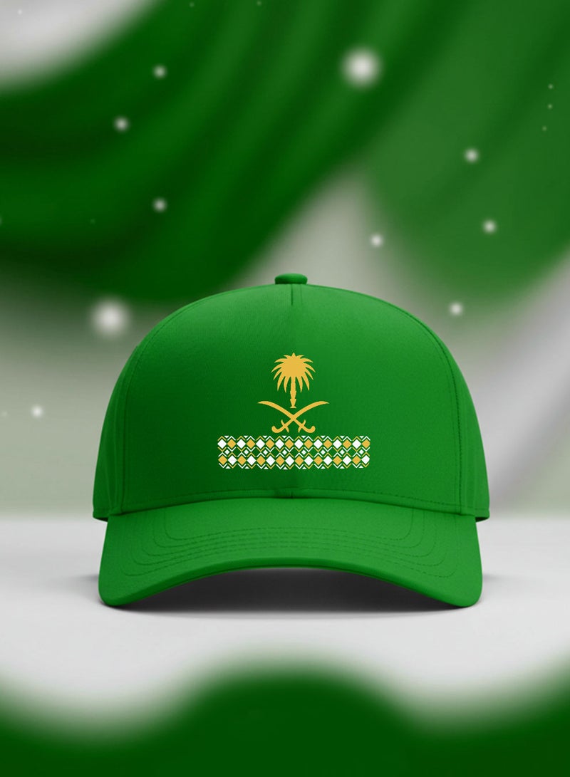 لوحة كاب مصنوع من القطن بتصميم لمناسبة اليوم الوطني السعودي وللتعبير عن حب الوطن في كل وقت - Image 1