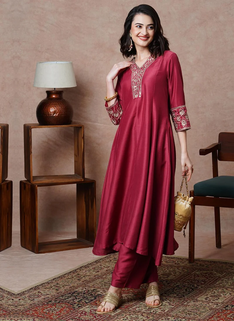 globus Globus Women's Maroon Floral Sequinned Yoke Kurta Set with V Neck and A-Line Design