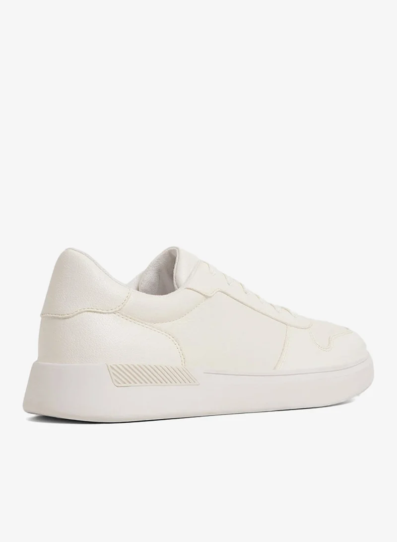 الدو RETROSNEAKER