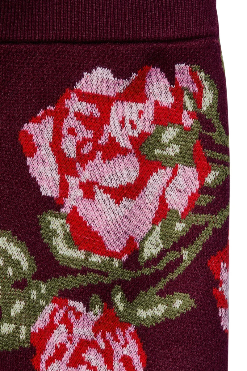 اتش اند ام شورت قصير من الصوف المُحبوك بنمط جاكار