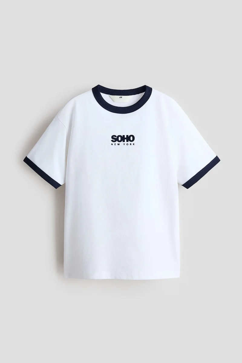 اتش اند ام تي-شيرت بتفاصيل زخرفة