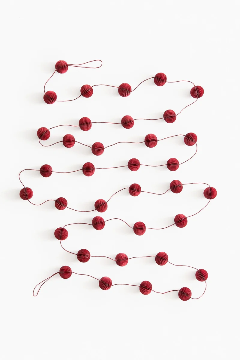 اتش اند ام سلسلة معلقة بتصميم نحلة لامعة