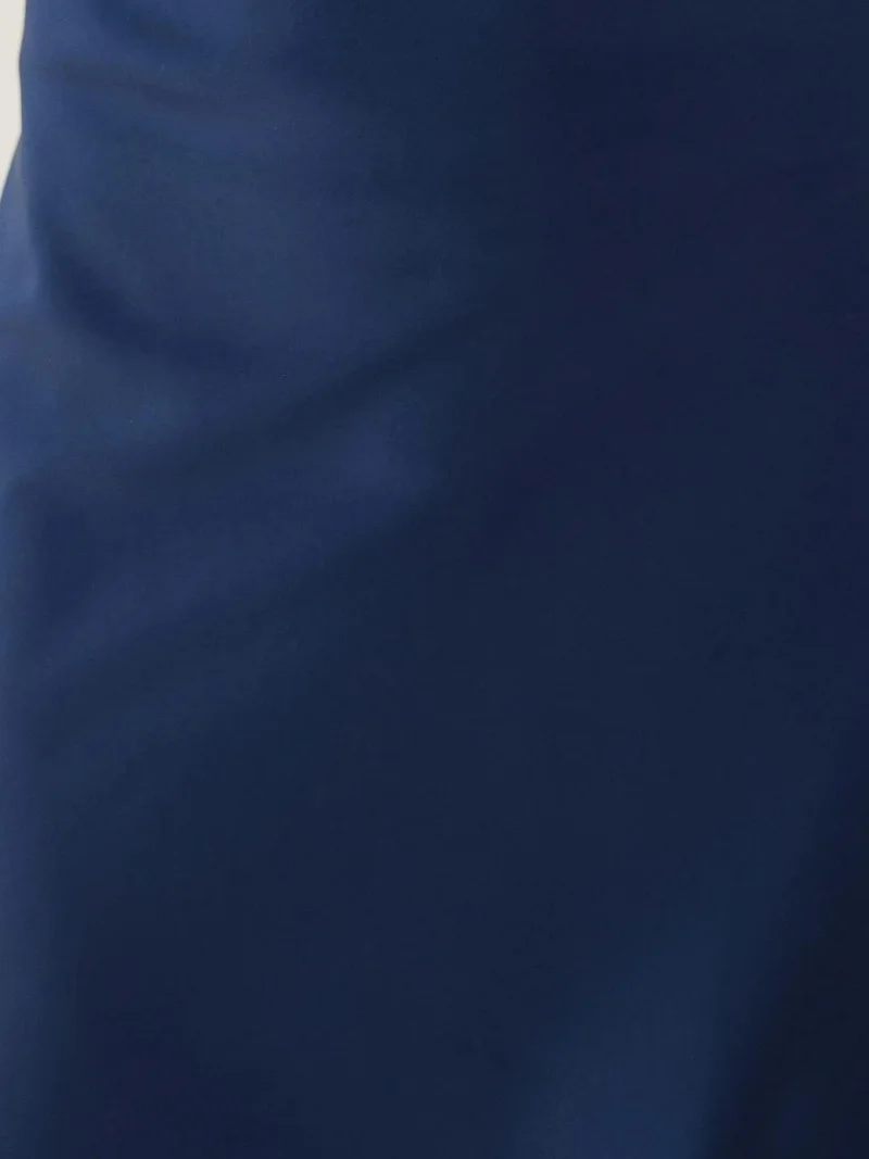 زوبعة تنورة ساتان سادة قصيرة