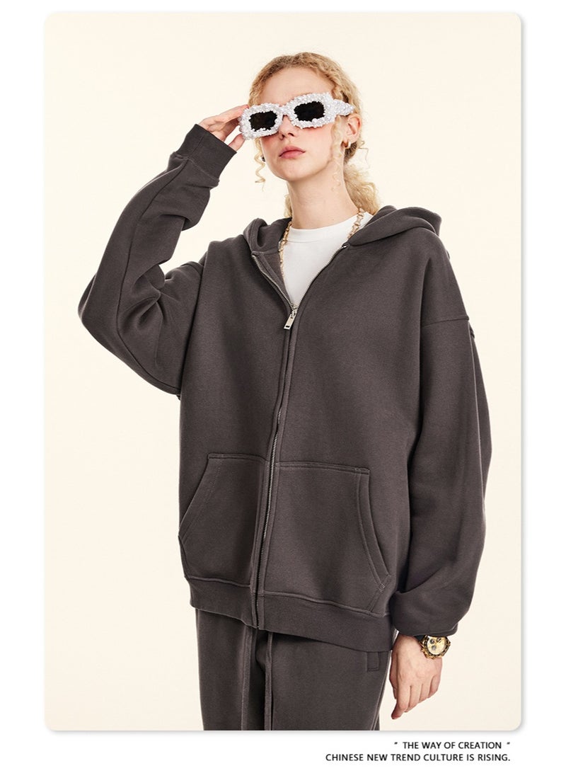 بى طقم من قطعتين: سويت شيرت بغطاء رأس بلون سادة مبطن بالصوف، وكارديجان فضفاض كاجوال، وبنطال رياضي (رمادي داكن) - Image 3