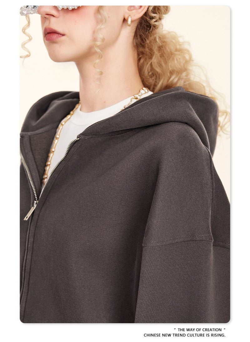 بى طقم من قطعتين: سويت شيرت بغطاء رأس بلون سادة مبطن بالصوف، وكارديجان فضفاض كاجوال، وبنطال رياضي (رمادي داكن) - Image 5