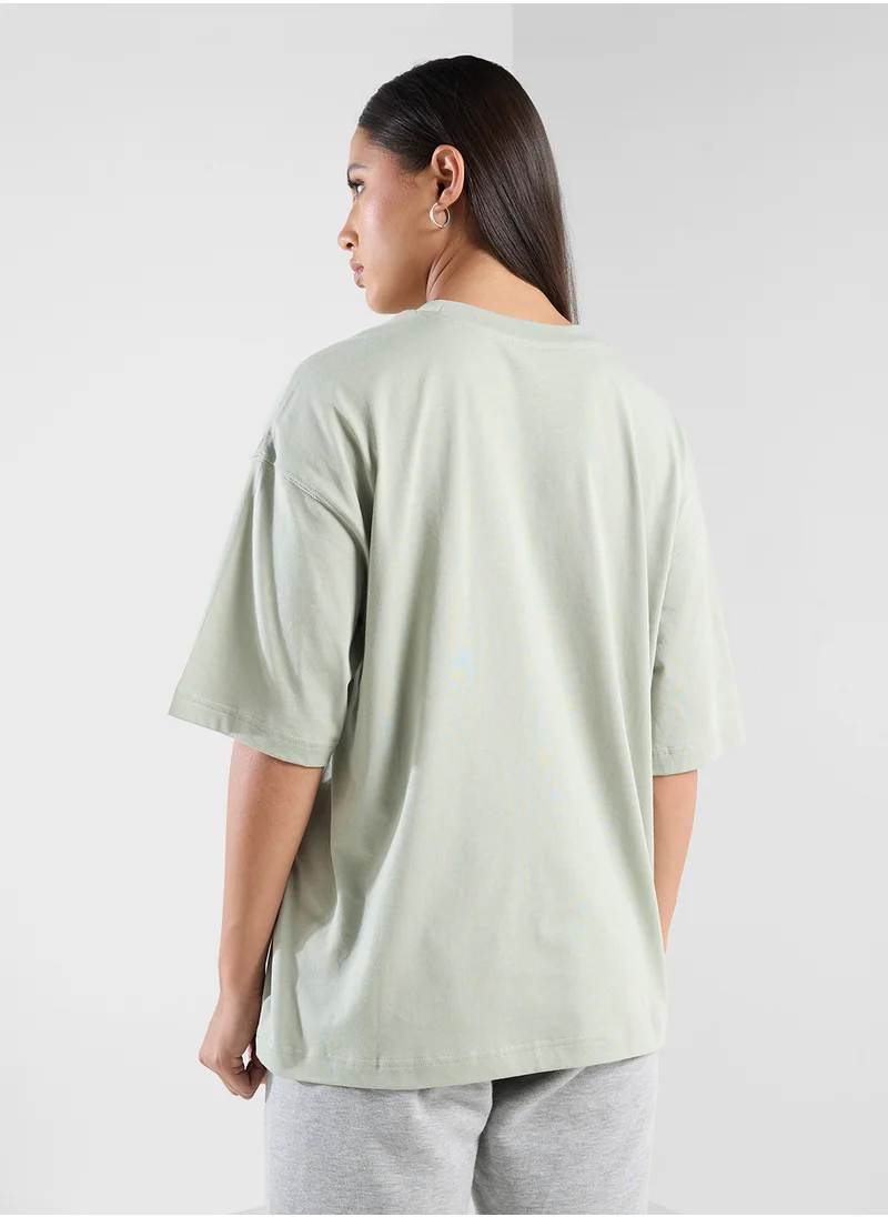 نيو بالانس Flower Shoe T-Shirt