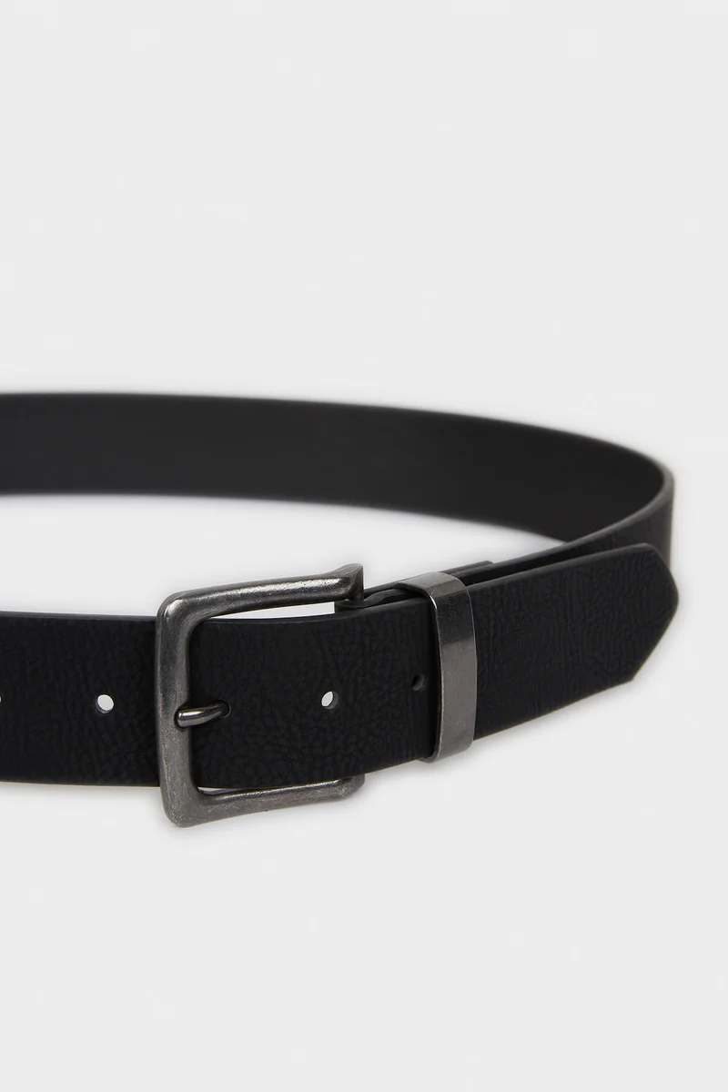 ديفاكتو Man Rectangle Clasp Faux Leather