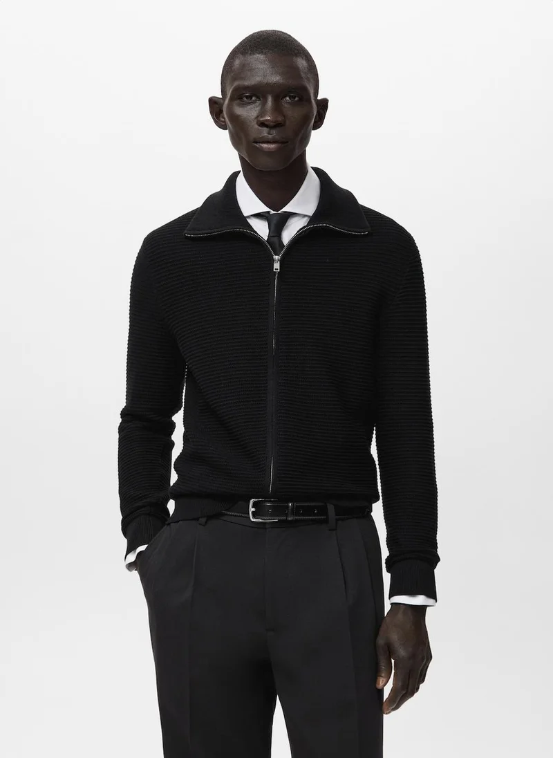 Structured knitted cardigan with zip