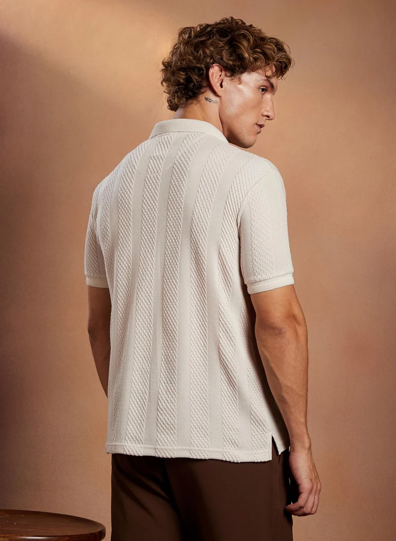 Campus Sutra Campus Sutra Men's Daisy White Bi-Panel Polo T-Shirt For Casual Wear | Polo Neck | Short Cuffed Sleeves | Half-Button Closure | T-Shirt Crafted With Comfort Fit For Everyday Wear