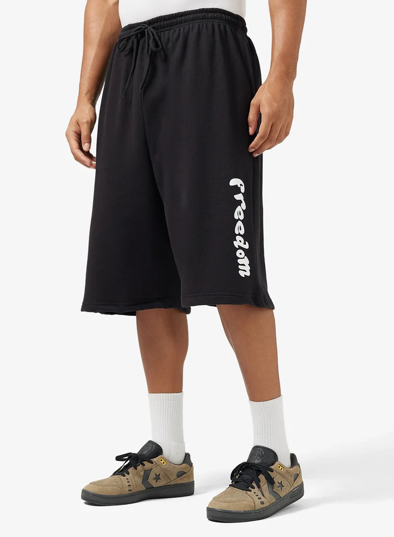 سفنتي فايف Graphic Print Shorts