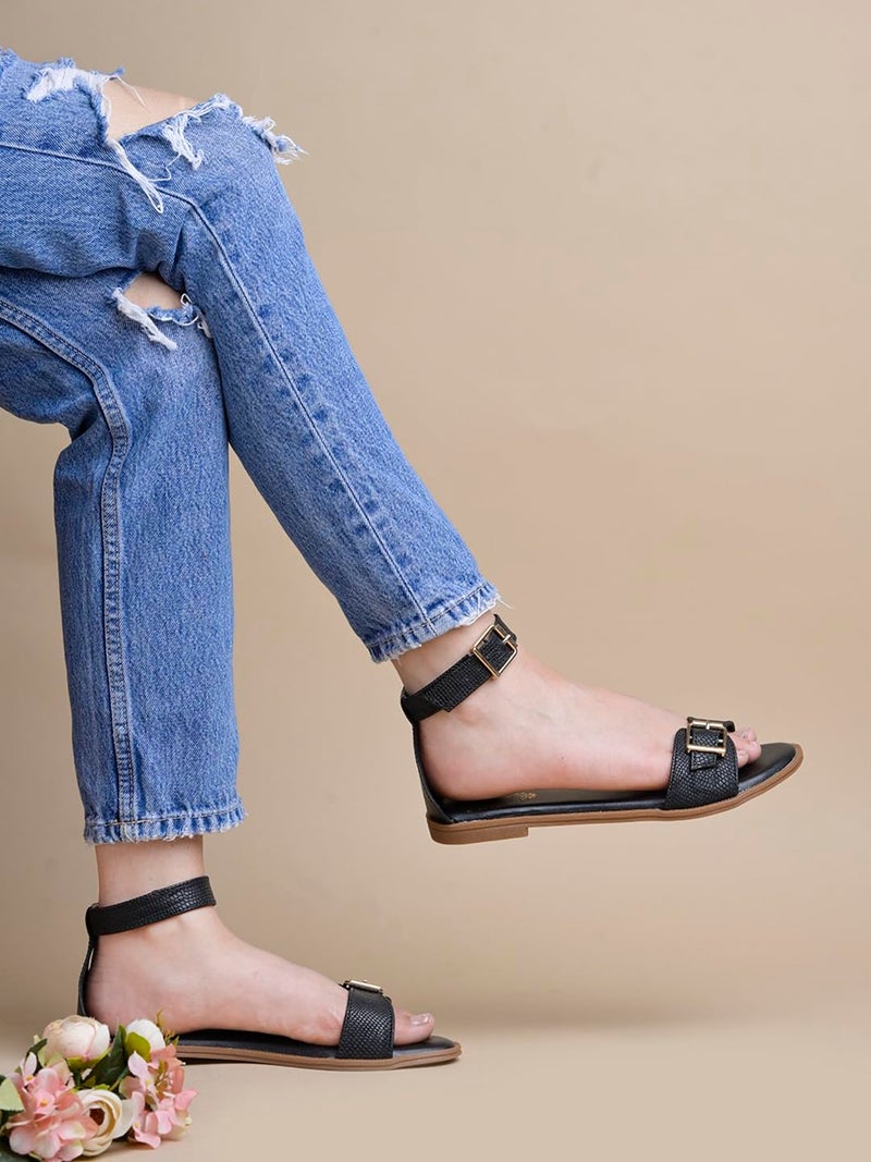 Shoetopia صنادل شوتوبيا الأنيقة والمريحة ذات حزام الكاحل المسطحة للنساء والفتيات | مرنة | ملابس يومية غير رسمية | عصرية - Image 1