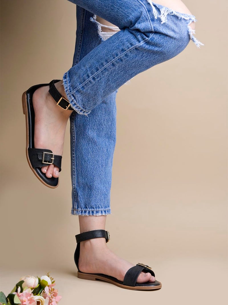 Shoetopia صنادل شوتوبيا الأنيقة والمريحة ذات حزام الكاحل المسطحة للنساء والفتيات | مرنة | ملابس يومية غير رسمية | عصرية - Image 5