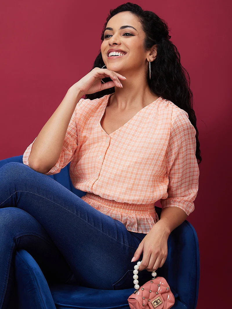 جلو باص بلوزة نسائية مطبوعة هندسية بياقة على شكل حرف  وخصر مطاطي