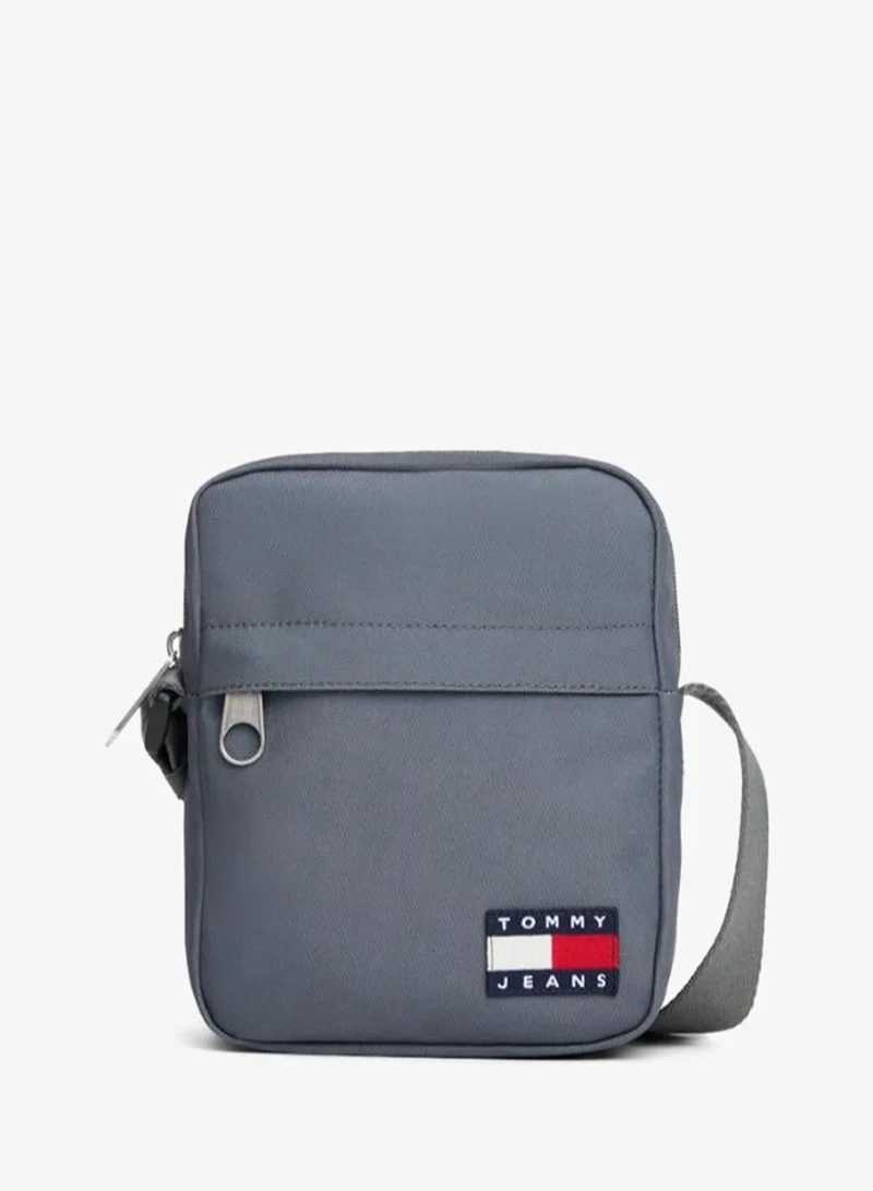 TOMMY JEANS Essential Messenger Bag