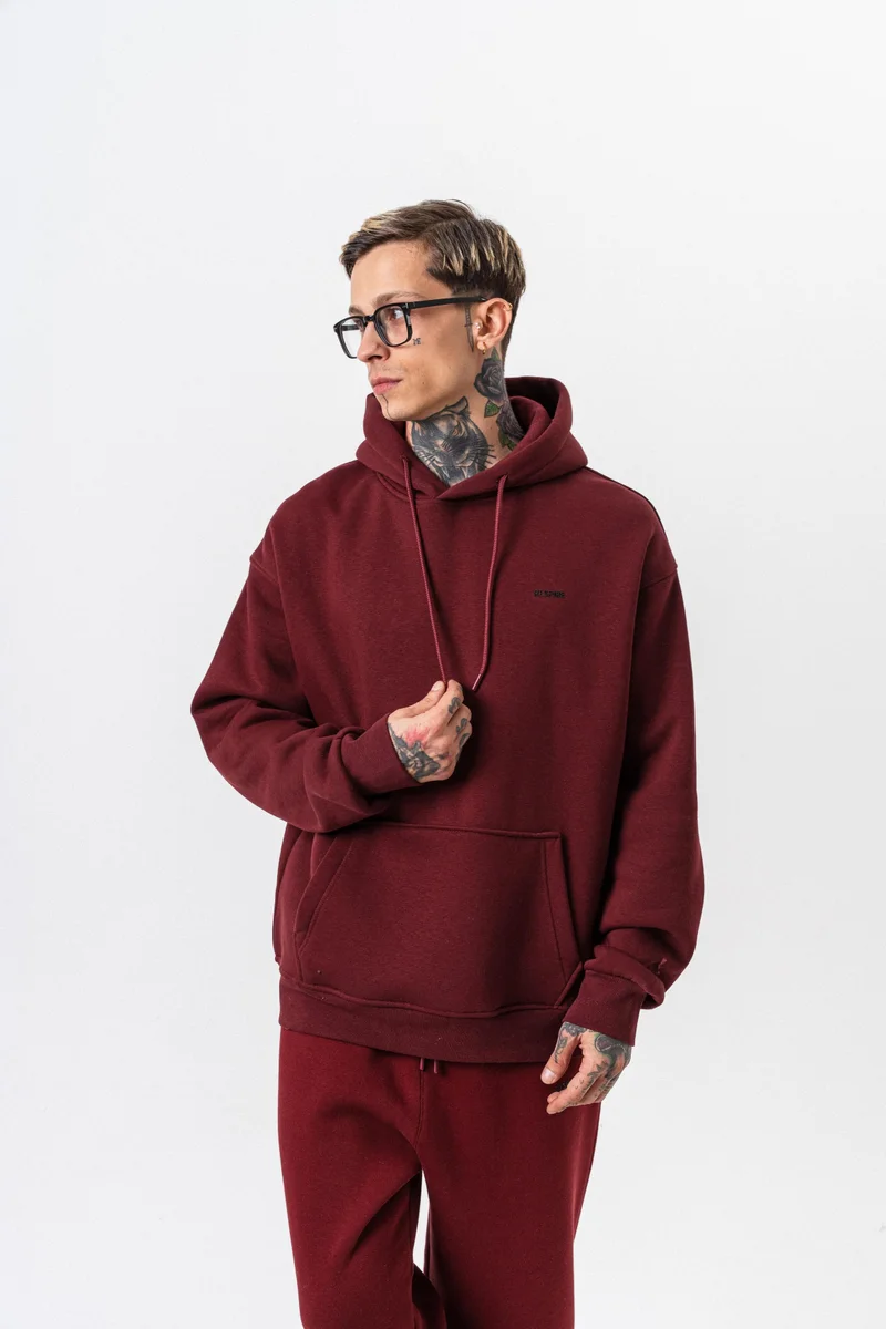 ريسباير هودي رجالي أساسي واسع (Oversize) بغطاء رأس بتفاصيل نص "Respire" لون خمري (Bordo)