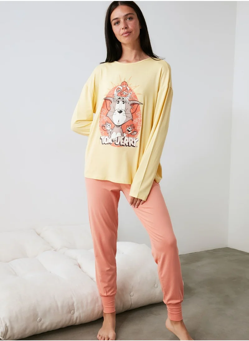 trendyol Graphic T-Shirt & Pyjama Set