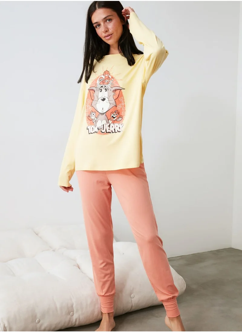 trendyol Graphic T-Shirt & Pyjama Set