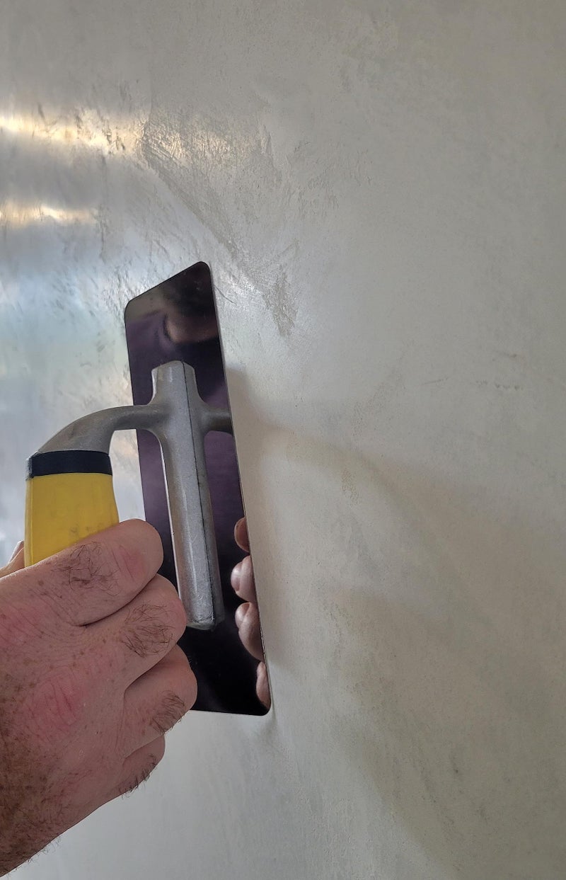 Decora Stainless Steel Marmorino Trowel, Pennelli Tigre Trapezoidal Shape with Rubber Handle (8 Inch) - Image 2