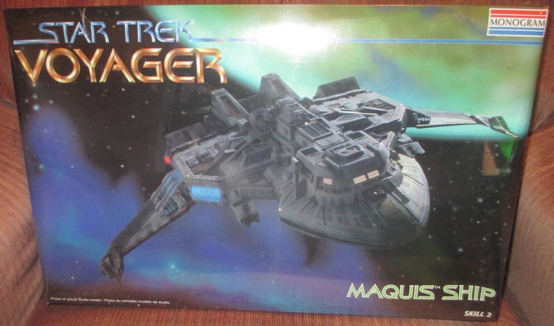Monogram Star Trek Voyager Marquis Ship - Image 2