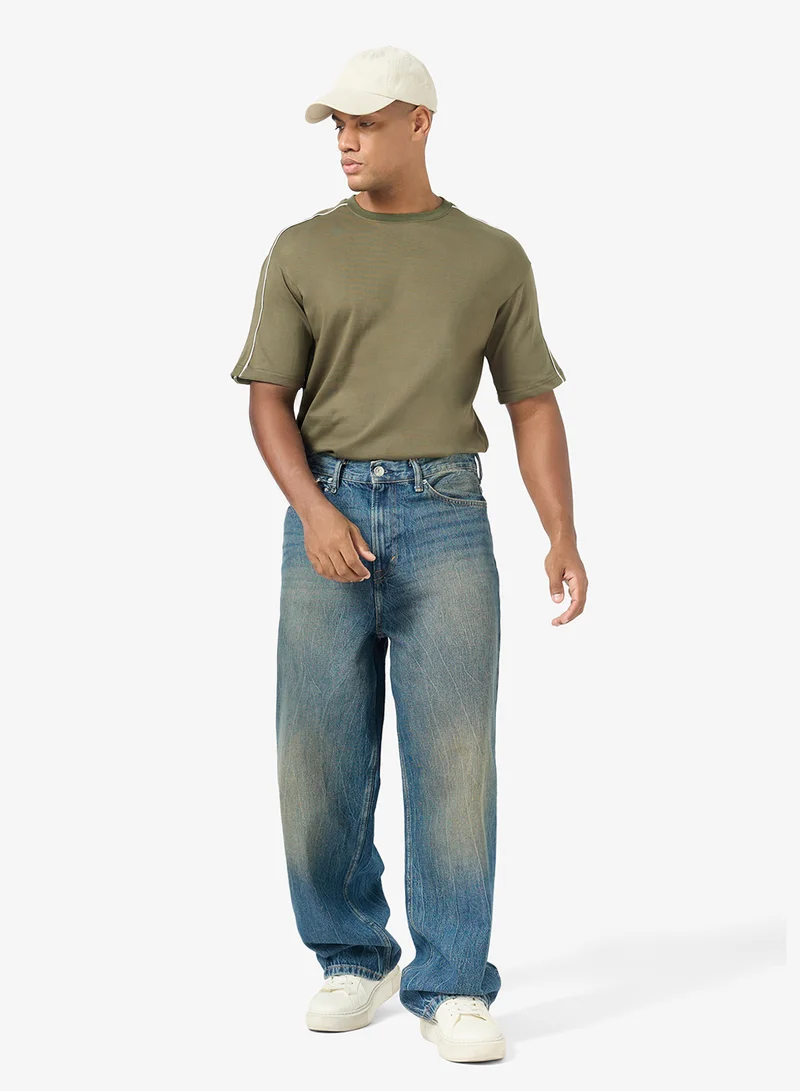 Seventy Five T-Shirt With Piping Detail On Sleeve