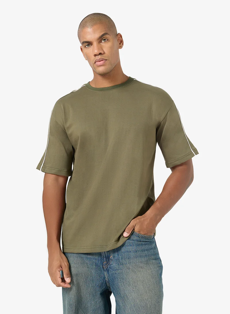 Seventy Five T-Shirt With Piping Detail On Sleeve